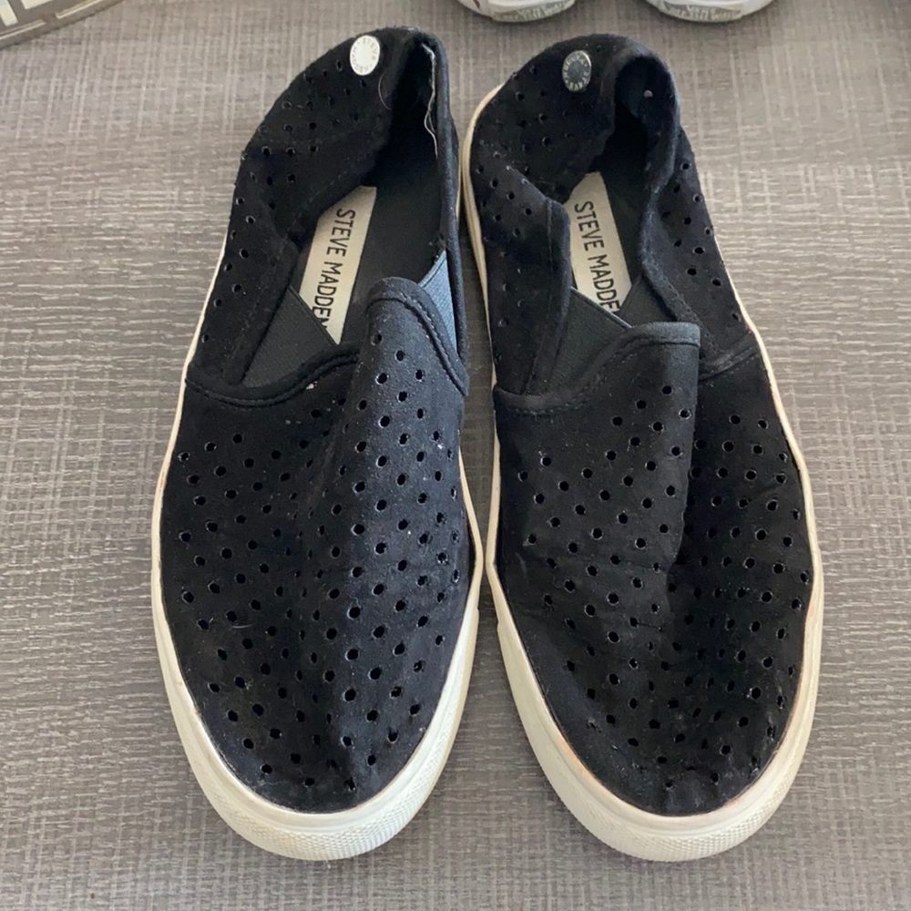 Black steve madden slides